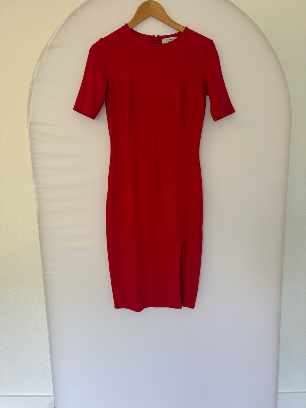 Sexy Red Knee-length Dress with Front Slit